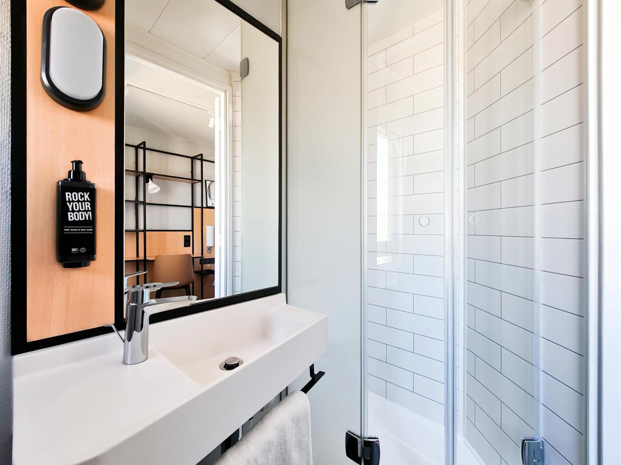 Ibis Paris Bastille Opera Екстериор снимка
